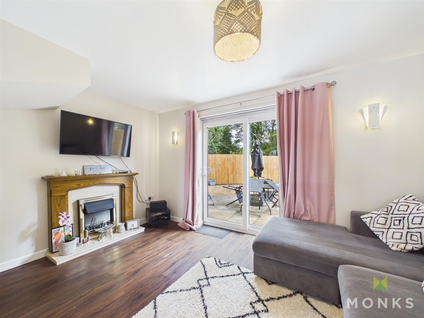 8 Rowley Court, Shrewsbury, SY2 6ET For Sale